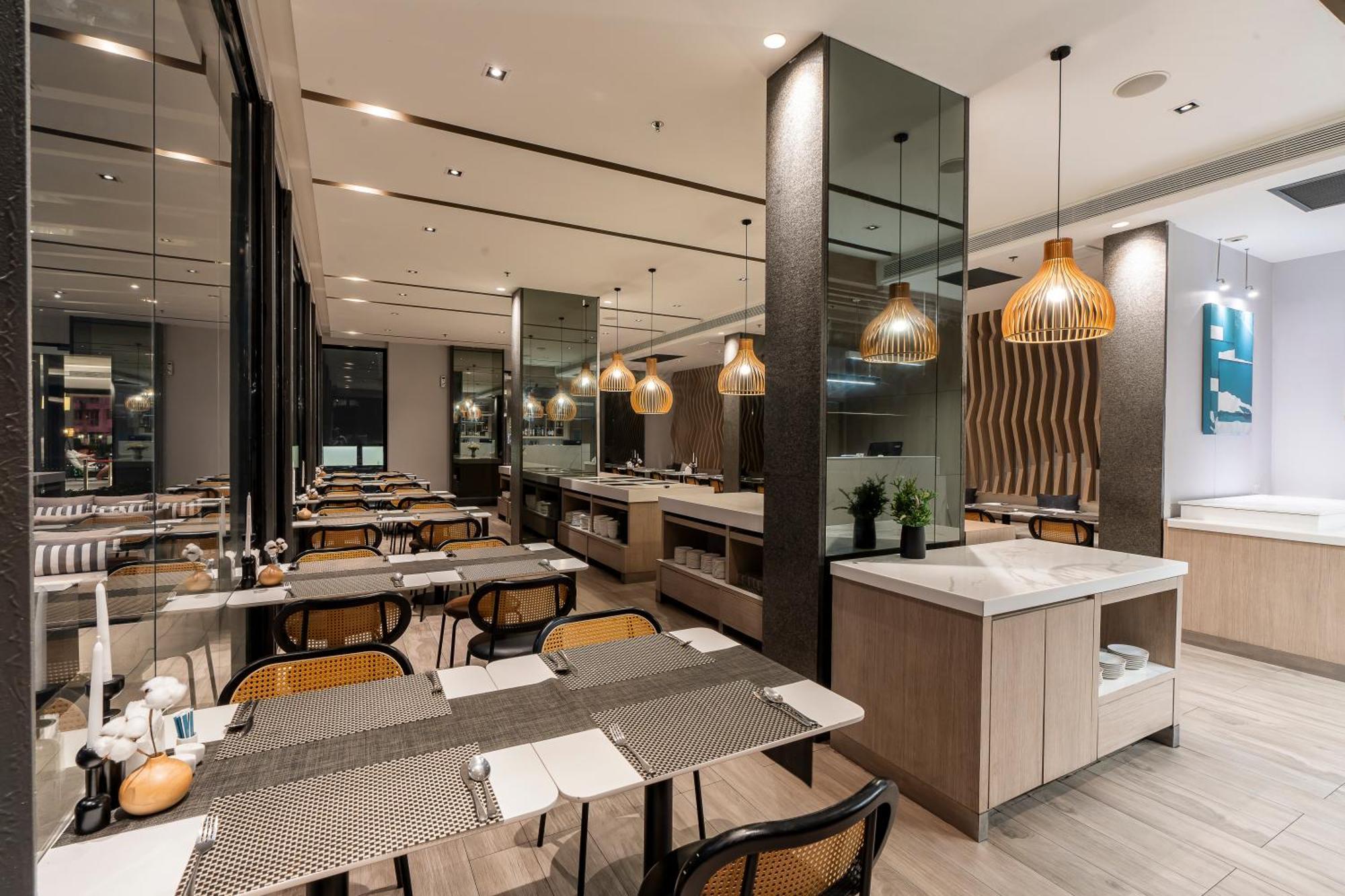 Arden Hotel And Residence By At Mind Чонбури Екстериор снимка