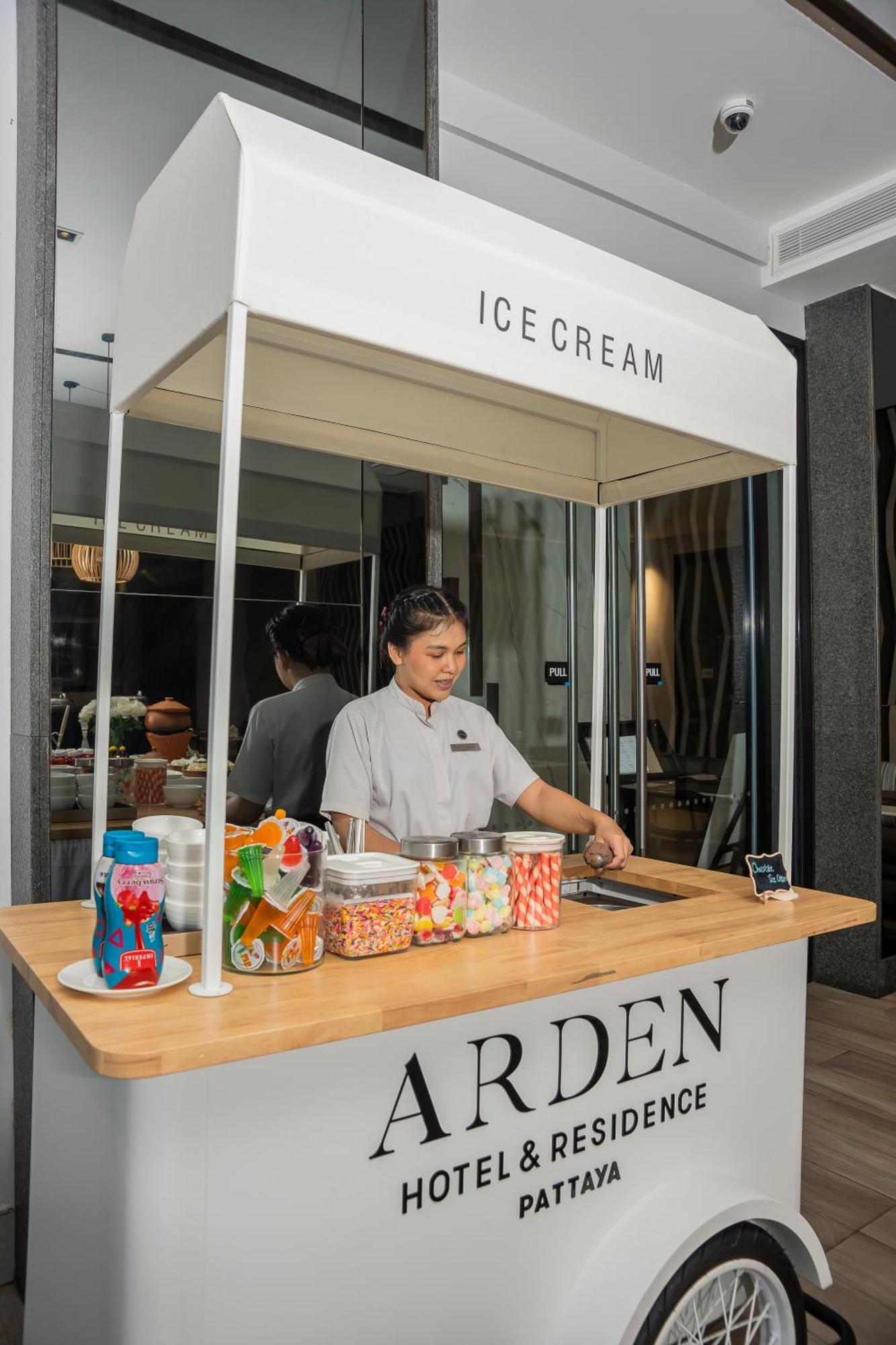 Arden Hotel And Residence By At Mind Чонбури Екстериор снимка