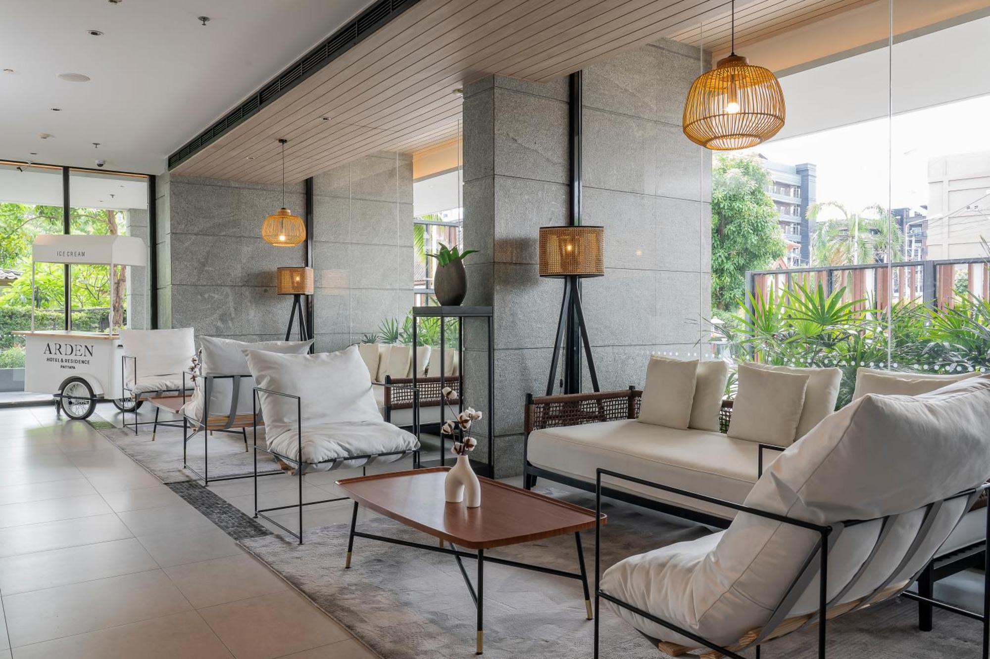Arden Hotel And Residence By At Mind Чонбури Екстериор снимка